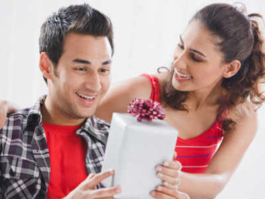 🎁 Top 10 Diwali Gifts for Your Husband that Combine Tradition and Modernity 🪔