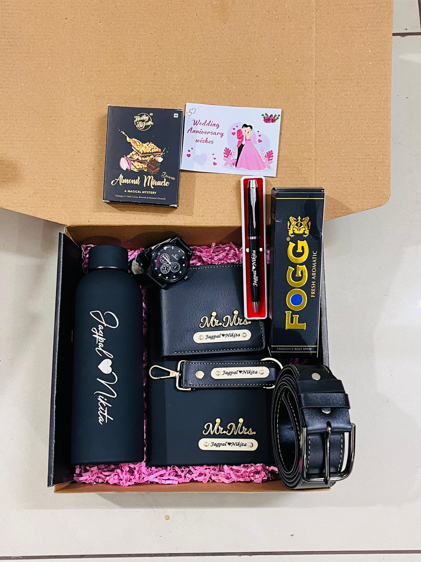 Flamingo Men's Rubber Bottle Hamper – Personalized Gift for Any Occasion