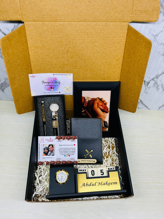 Flamingo Luxury Gift Hamper for Men with Frame, Passport Cover and More